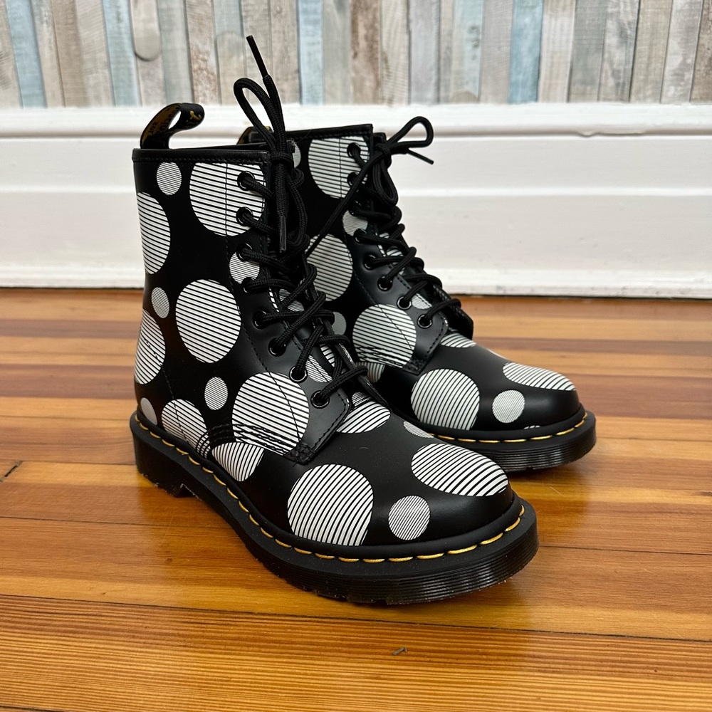 New Dr Martens 7 Black Polka Dot Print 1460 Boot Lace Up Combat Lug Sole Doc - Picture 6 of 12